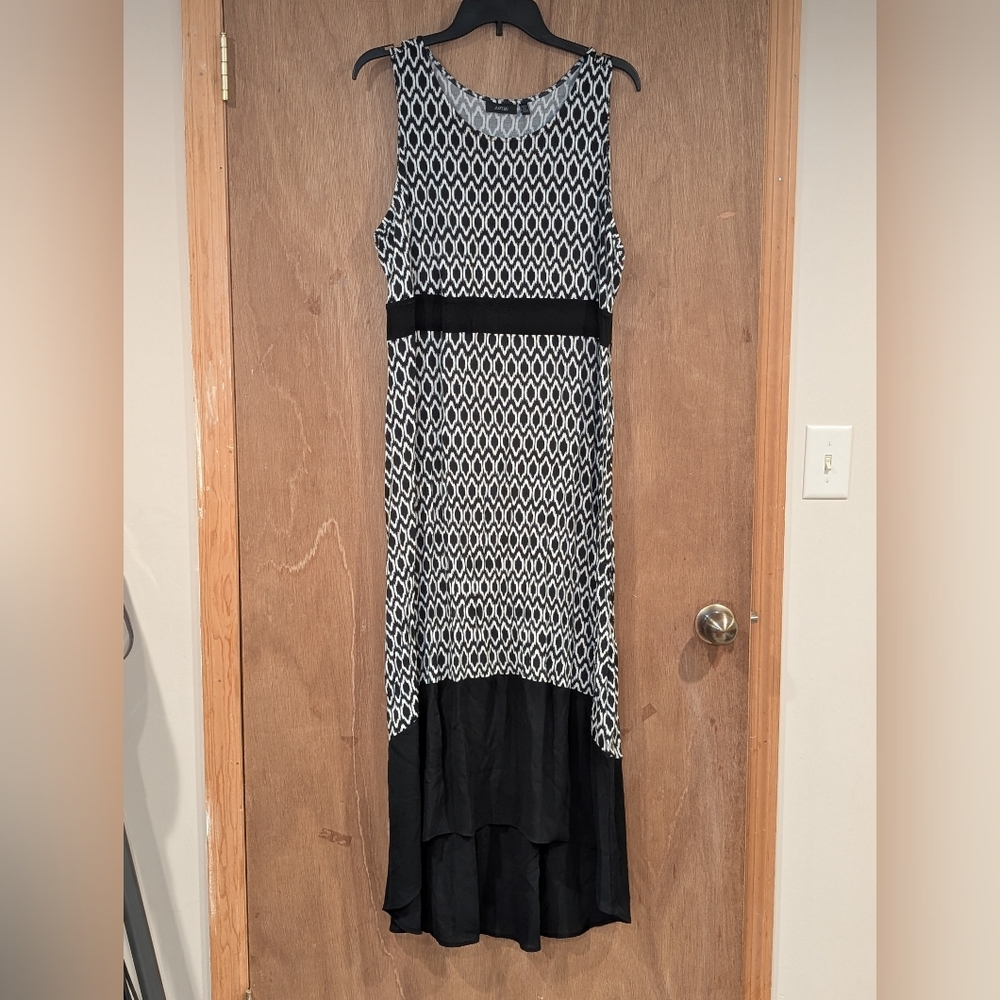 NWT Kohl's Black and White High Low Dress